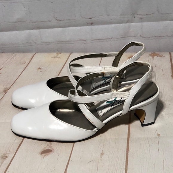 Ros Hommerson Pauly White Leather Round Toe Strappy Pumps Size 8.5M - Picture 4 of 16